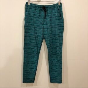 Lululemon jet crop slim luxtreme green space dye Striped travel workout Pants